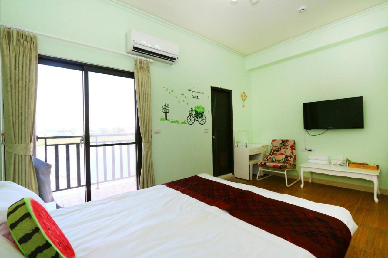 Birds Flower B&B Wujie Ngoại thất bức ảnh